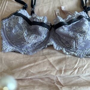 Victoria's Secret Lavender Lace Underwire Bra with Black Trim